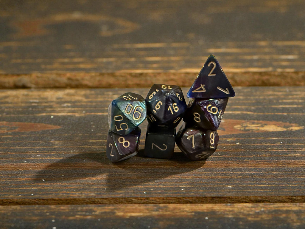 „Midnight Nebula“ 7-teiliges Premium Würfelset