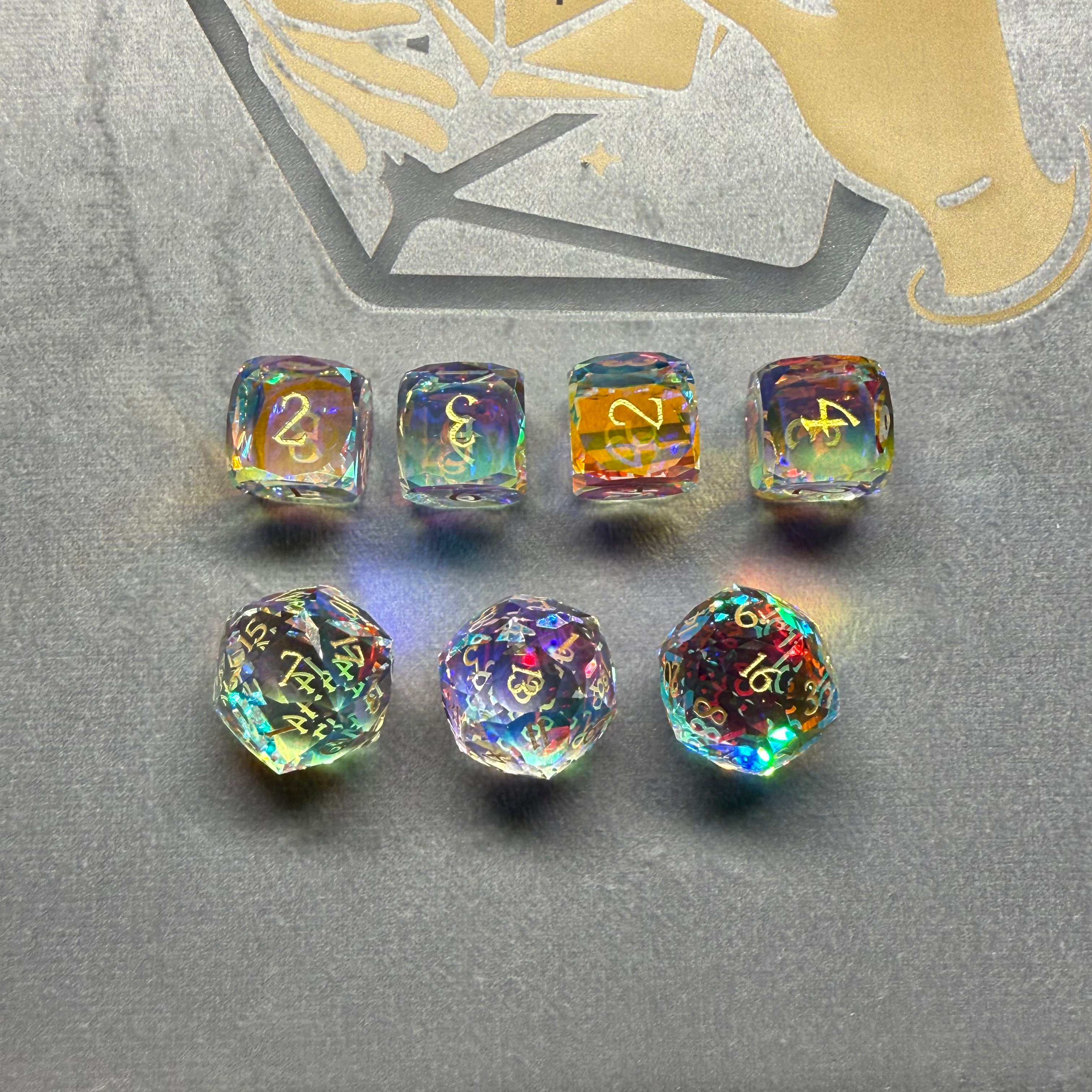 [3W20] Aurora Prismenglas – Abenteurer-Edition (3x W20, 4x W6)
